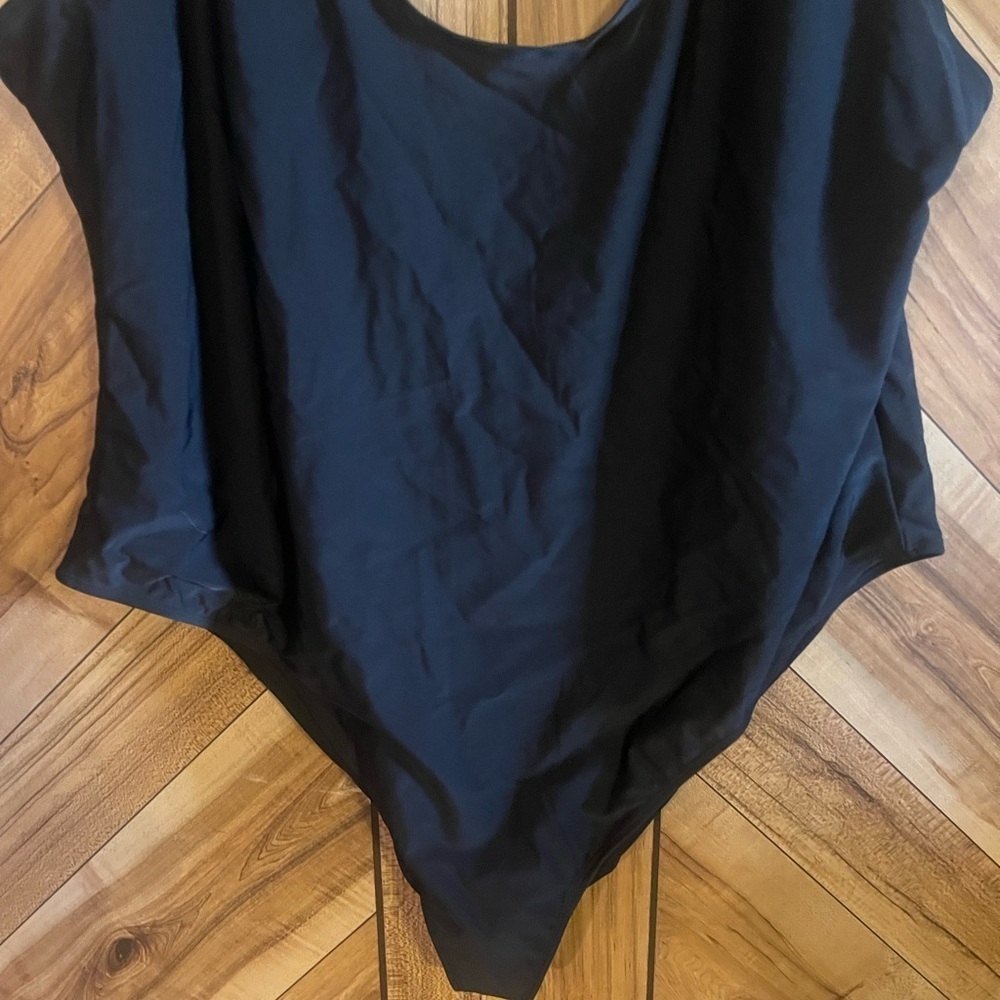 Boo Hoo Women’s Plus Size 24 Black One Piece Swimsuit NWT - Picture 4 of 9